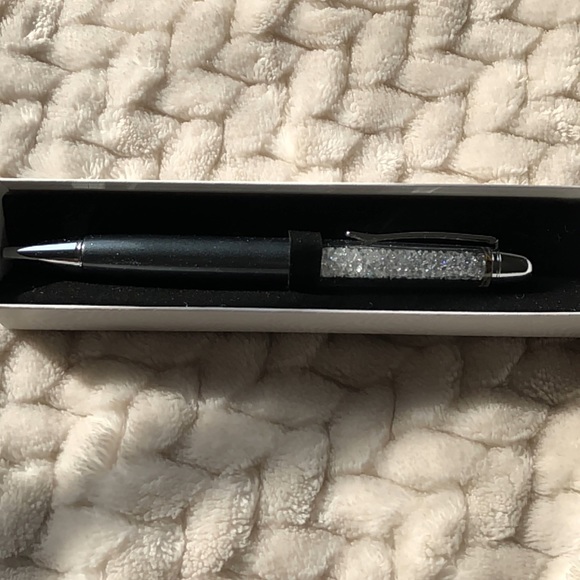 NWT. Swarvoski Crystal filled quality ballpoint pen. replaceable ink cartridge. - Picture 4 of 8